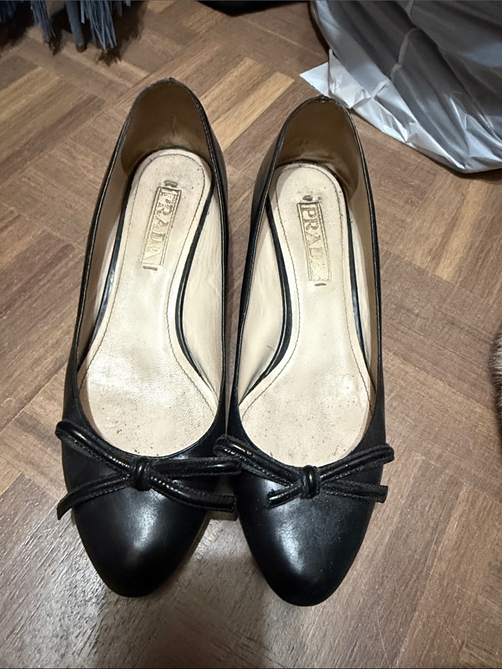 Prada Black Leather Pointed-Toe Ballet Flats with Bow 37